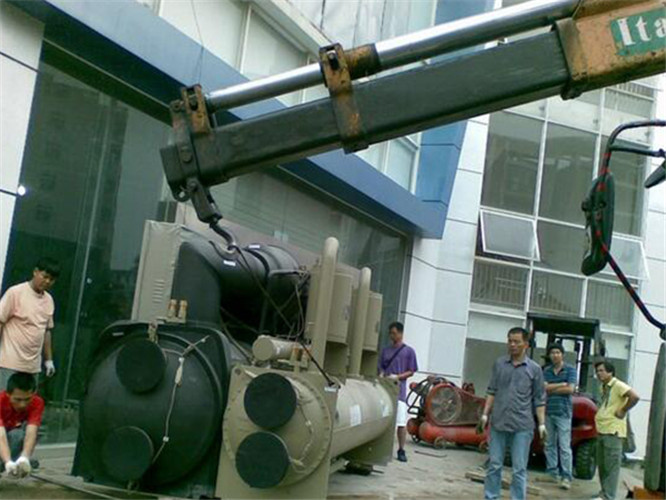 三门县随车吊和汽车吊的核心区别是什么？哪种更省钱？